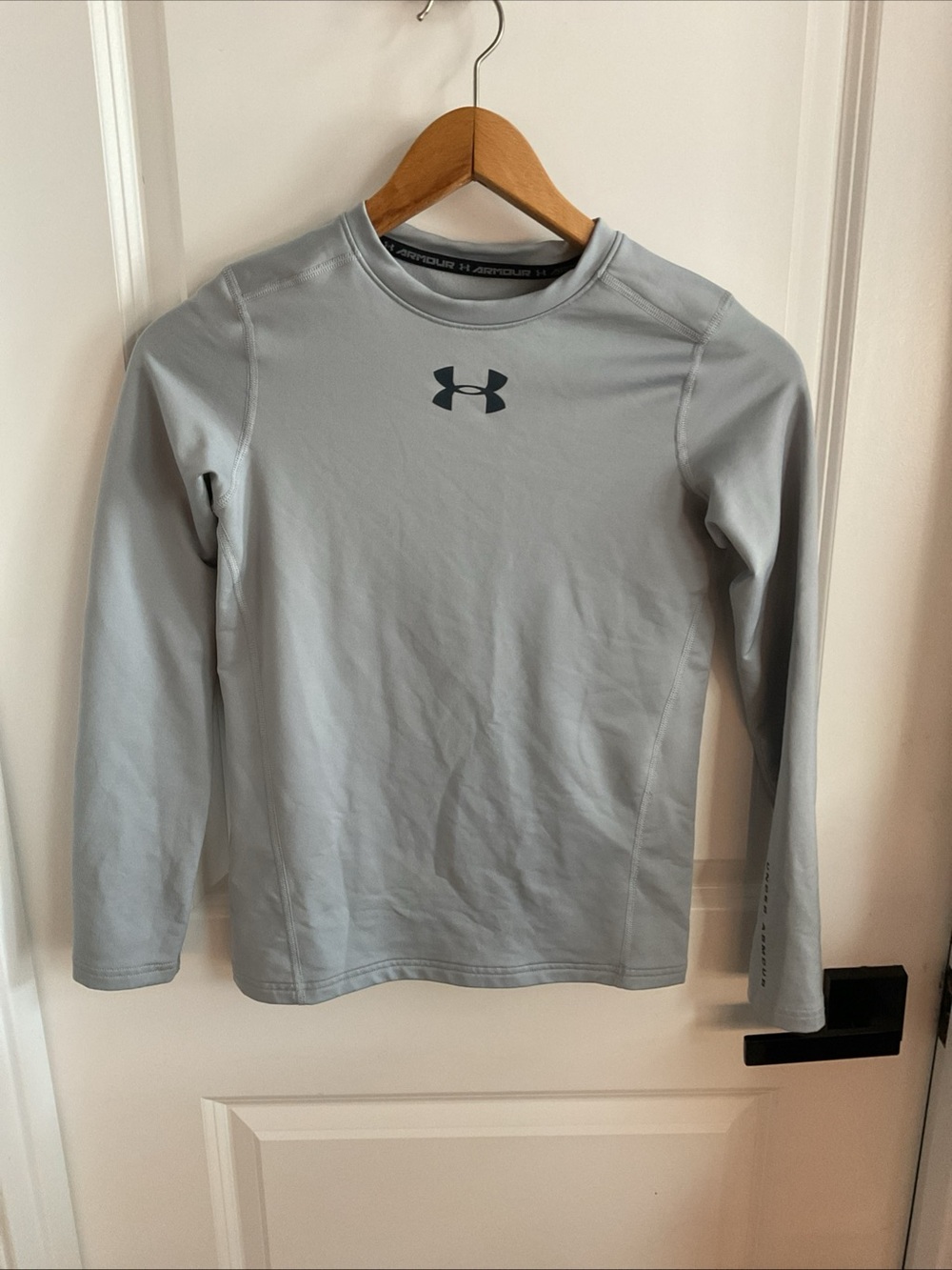 Under Armour Fitted Coldgear - Light Gray Long Sleeve Shirt - Size Large